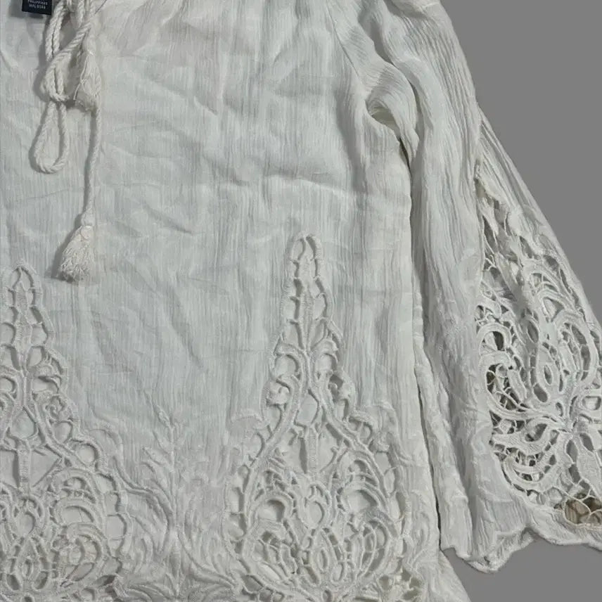 [BUNJANG] INC White Lace Off-Shoulder Blouse / 빈티지 INC 화이트 레이스 오프숄더 블라우스