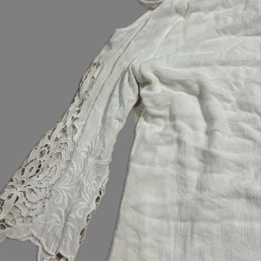 [BUNJANG] INC White Lace Off-Shoulder Blouse / 빈티지 INC 화이트 레이스 오프숄더 블라우스