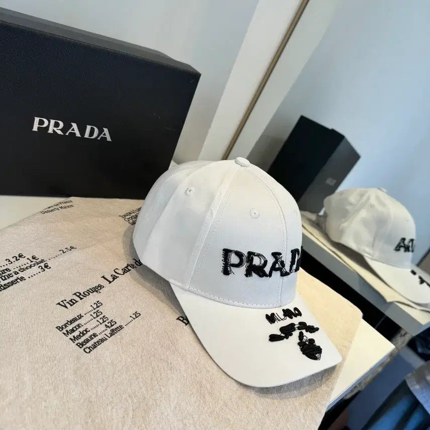 [BUNJANG] Prada Classic Ball Cap / 프라다모자 클래식한
