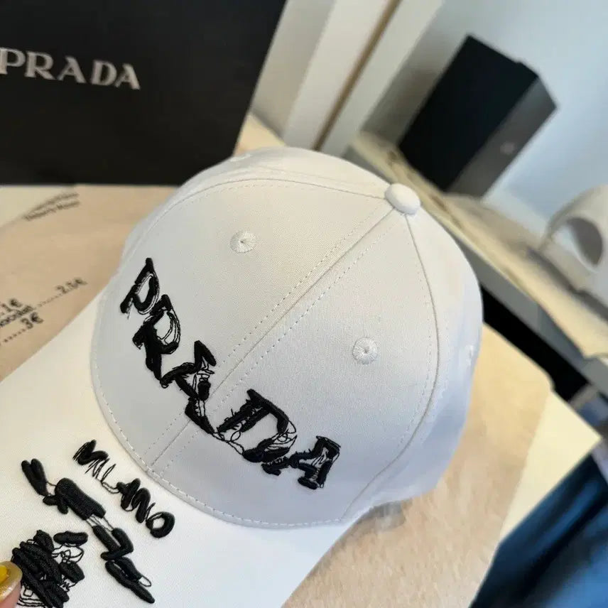 [BUNJANG] Prada Classic Ball Cap / 프라다모자 클래식한