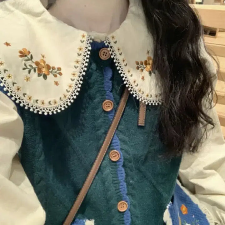 [BUNJANG] Floral Embroidered Shirt and Green Knit Vest Set / [세트 상품] 꽃 자수 셔츠 + 초록색 니트 조끼 세트
