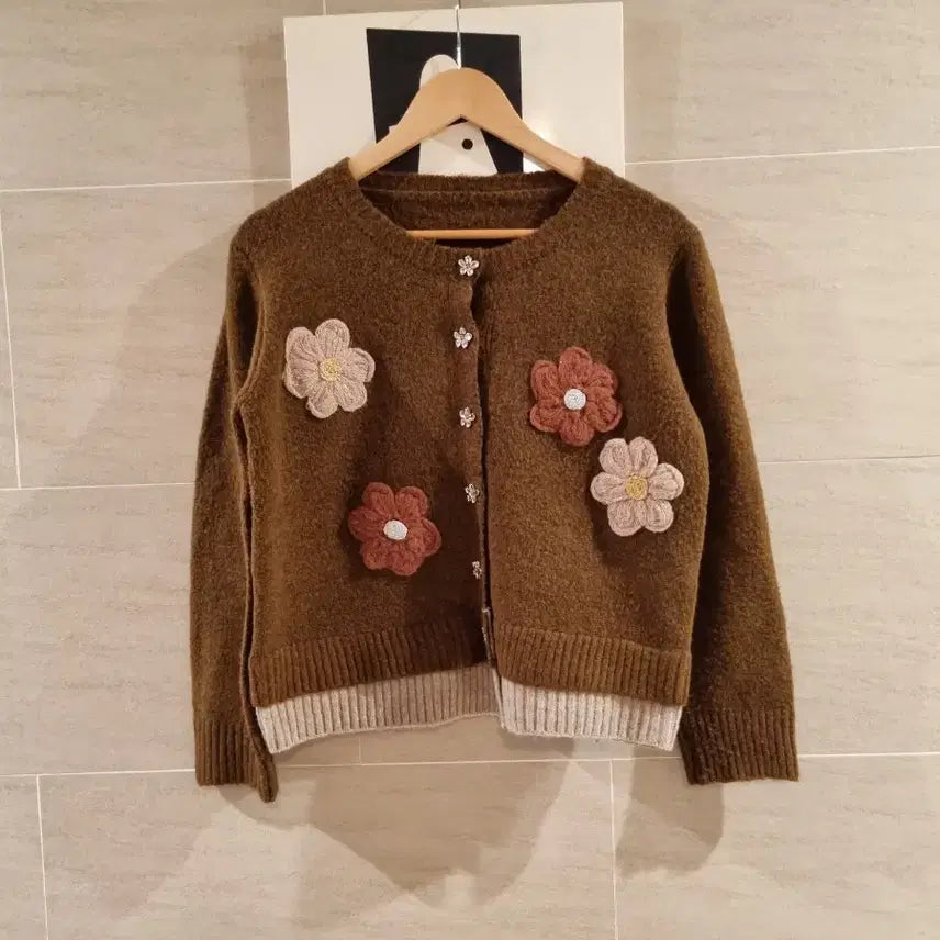 [BUNJANG] Floral Embroidered Brown Cardigan / 꽃 자수 브라운 가디건