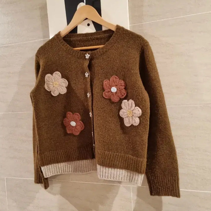 [BUNJANG] Floral Embroidered Brown Cardigan / 꽃 자수 브라운 가디건