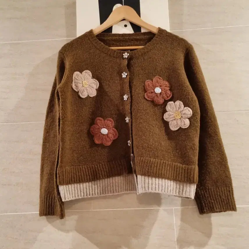 [BUNJANG] Floral Embroidered Brown Cardigan / 꽃 자수 브라운 가디건