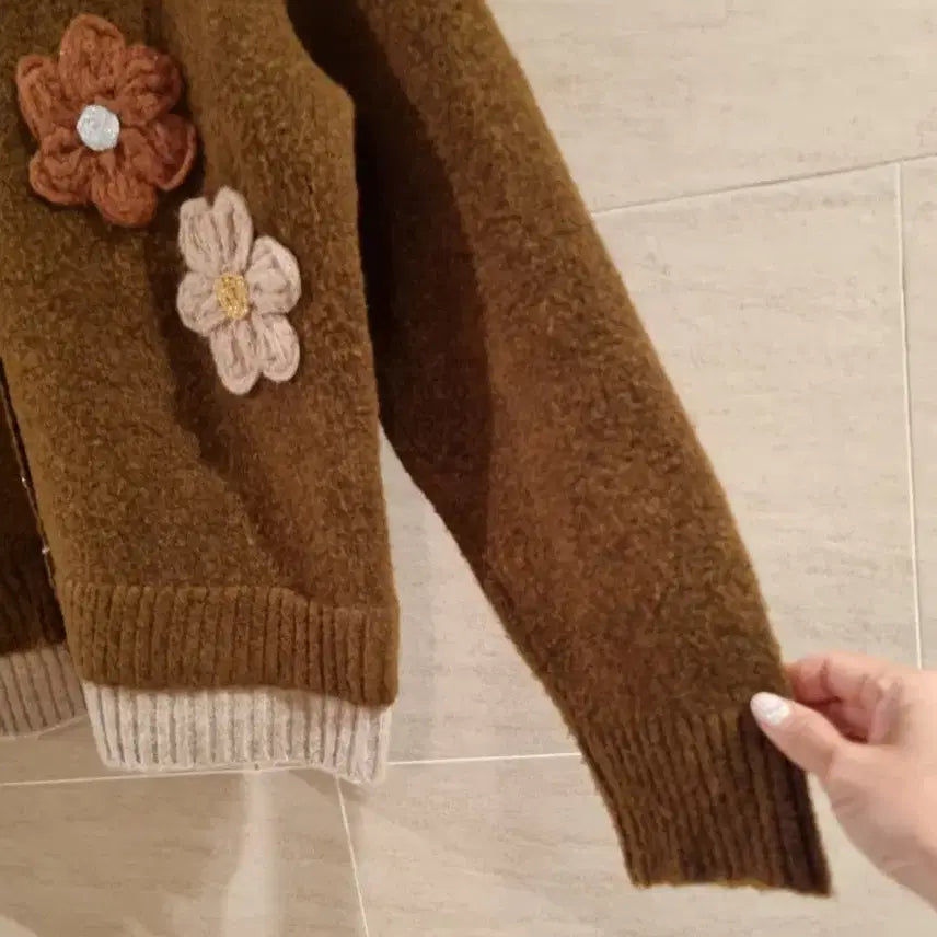 [BUNJANG] Floral Embroidered Brown Cardigan / 꽃 자수 브라운 가디건