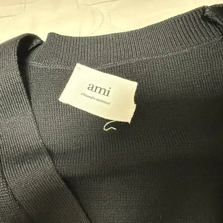 [SOLD OUT] 아미 스몰 하트 로고 울 가디건 블랙 L
