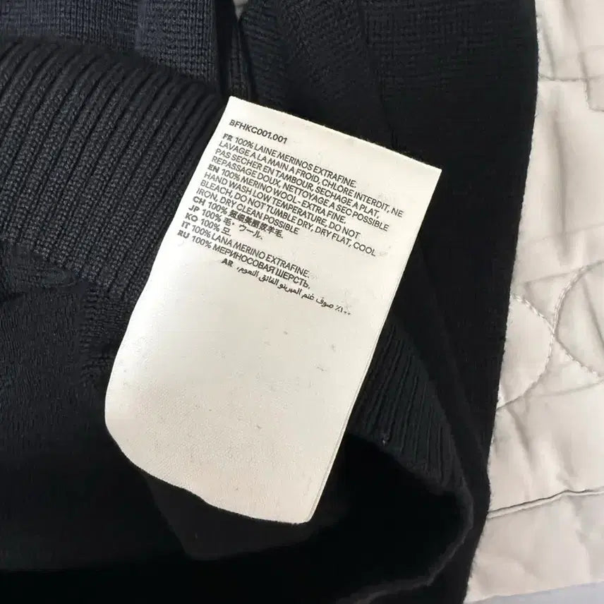[SOLD OUT] 아미 스몰 하트 로고 울 가디건 블랙 L