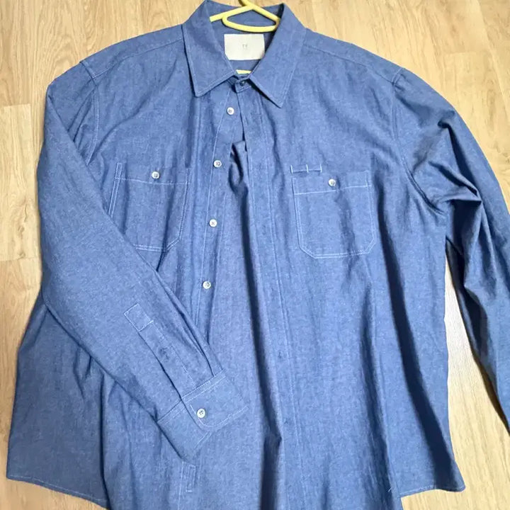 [BUNJANG] Tei Young All Day Two-Pocket Chambray Shirt (Size L) / 틀영 올데이 투포켓 샴브레이 셔츠L판매.