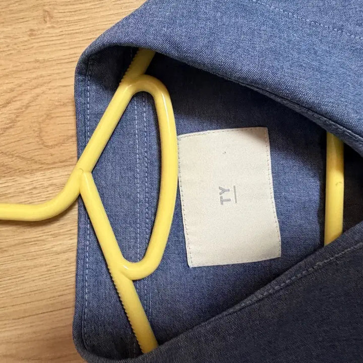 [BUNJANG] Tei Young All Day Two-Pocket Chambray Shirt (Size L) / 틀영 올데이 투포켓 샴브레이 셔츠L판매.