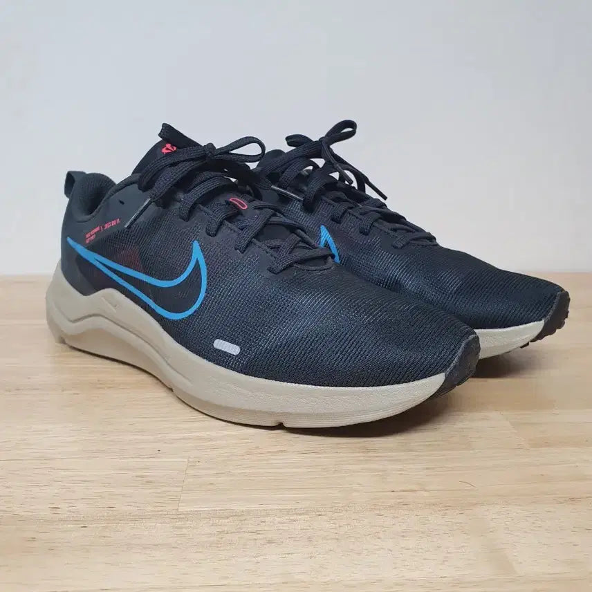 [BUNJANG] Nike Downshifter 12 Dark Smoke Gray Laser Blue 275mm Sneakers / 나이키 다운쉬프터 12 다크 스모크 그레이 레이저 블루 275mm