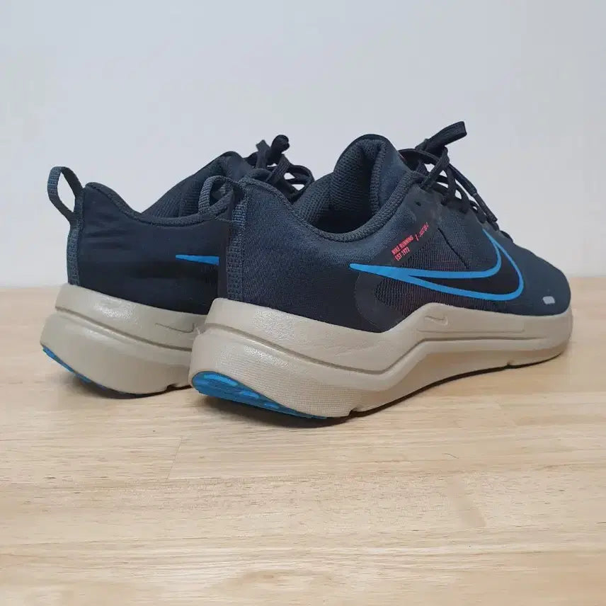 [BUNJANG] Nike Downshifter 12 Dark Smoke Gray Laser Blue 275mm Sneakers / 나이키 다운쉬프터 12 다크 스모크 그레이 레이저 블루 275mm