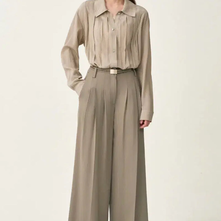 [BUNJANG] The Cashmere Silk Pleated Unbalanced Hem Shirt / 더캐시미어 실크 플리츠 언밸런스 헴 셔츠
