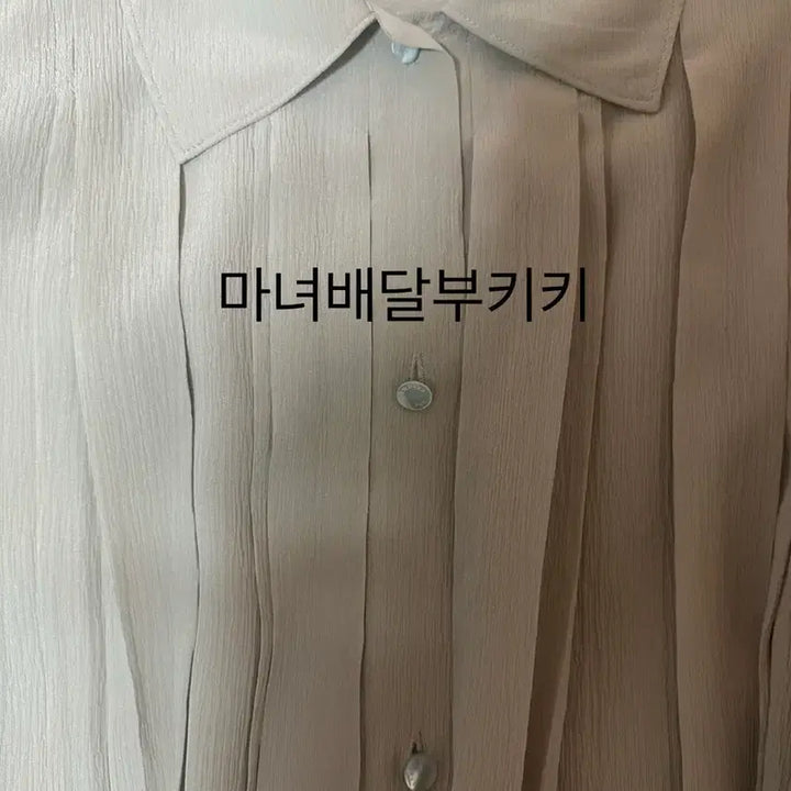 [BUNJANG] The Cashmere Silk Pleated Unbalanced Hem Shirt / 더캐시미어 실크 플리츠 언밸런스 헴 셔츠