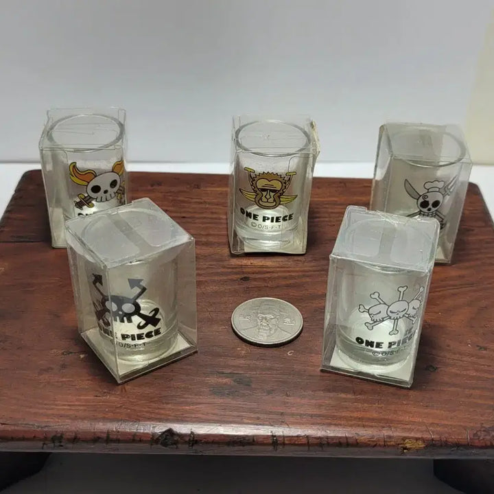 [BUNJANG] One Piece Pirate Crew Logo Mini Glasses Set (5 pcs) / 수집 / 원피스 굿즈 해적단 로고 미니 글라스 5개 일괄팝니다.