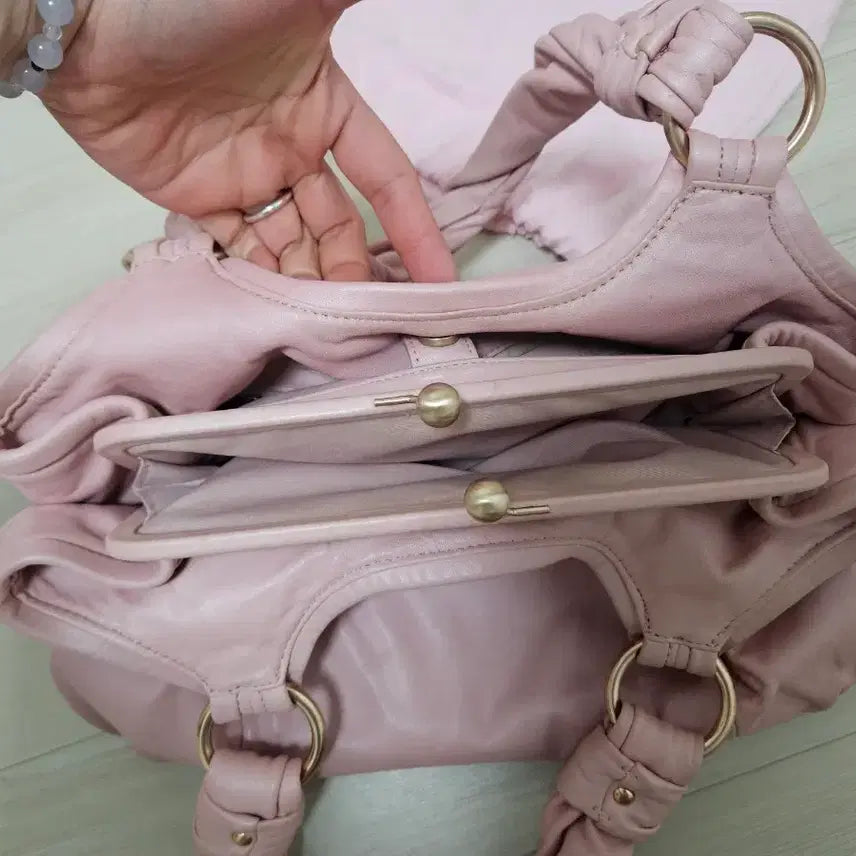 [BUNJANG] Old Coach Strawberry Milk Shoulder Bag / 올드코치 딸기우유 !  숄더백