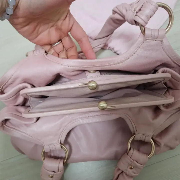 [BUNJANG] Old Coach Strawberry Milk Shoulder Bag / 올드코치 딸기우유 !  숄더백