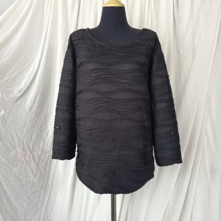 [BUNJANG] REORMIX Wave Textured Black Blouse / 물결 텍스쳐 블랙 블라우스