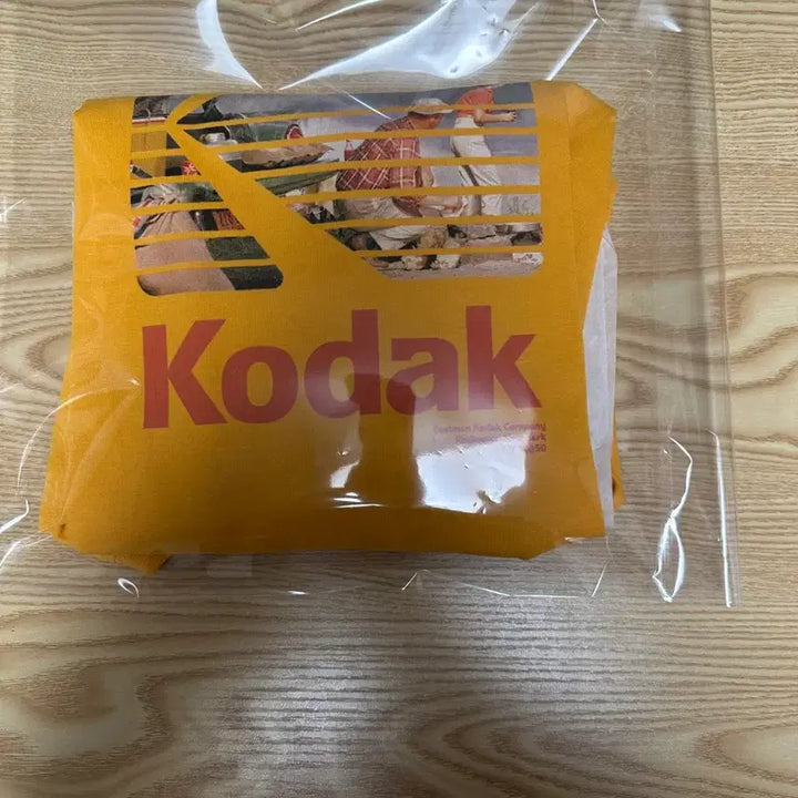 [SOLD OUT] 코닥 뷰파인더 컬러라마 로고 티셔츠 M