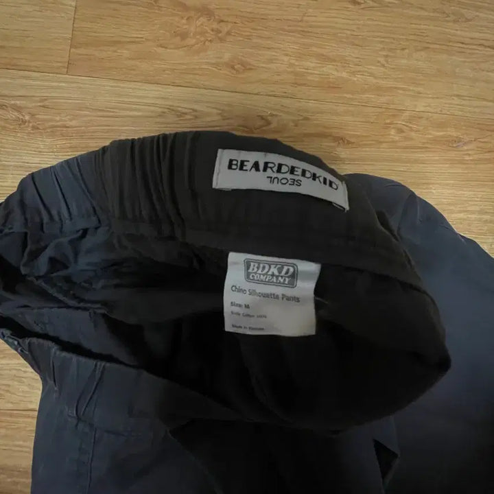 [BUNJANG] Bearded Kid Two-Tuck Chino Silhouette Pants Brown / 비얼디드키드 투턱 치노 실루엣 팬츠 브라운