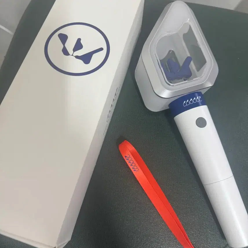 [BUNJANG] WOODZ (Cho Seung Youn) Official Lightstick Ver. 2 / 우즈 (조승연) 응원봉 ver. 2
