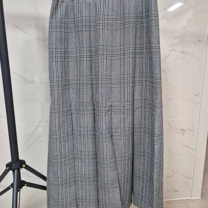 [BUNJANG] Maje Check Slit Midi Skirt / 마쥬 (maje)체크 트임 스커트