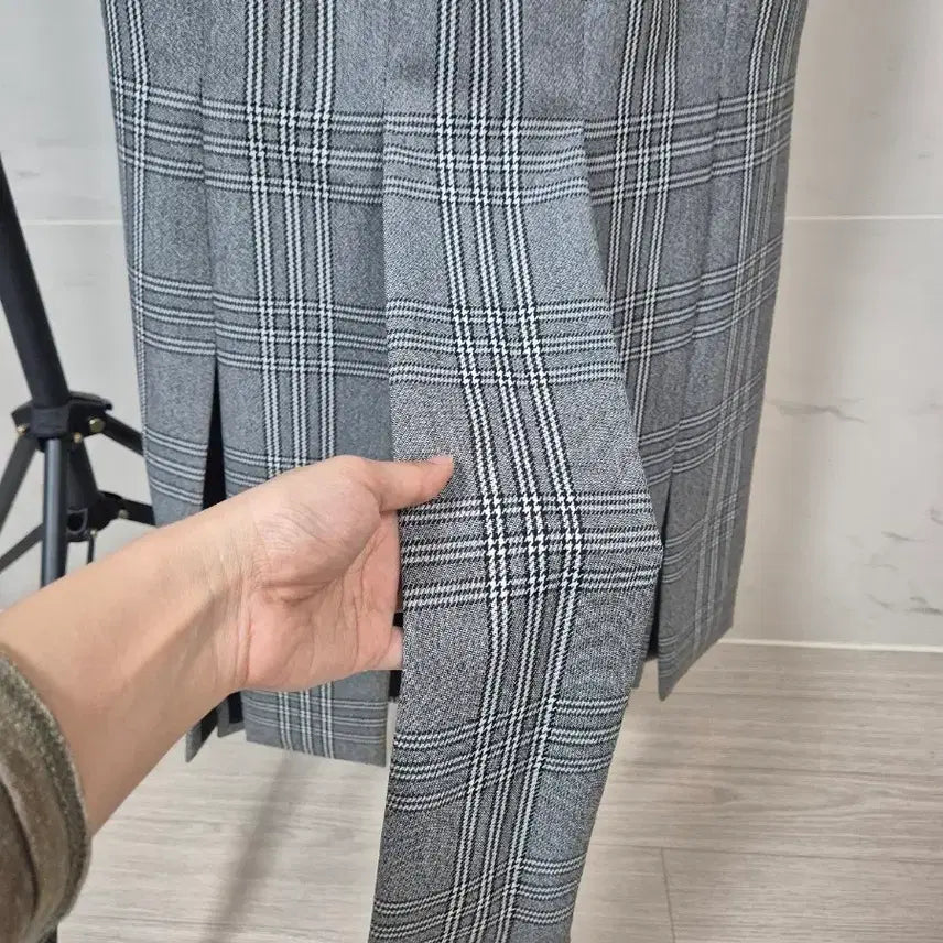 [BUNJANG] Maje Check Slit Midi Skirt / 마쥬 (maje)체크 트임 스커트