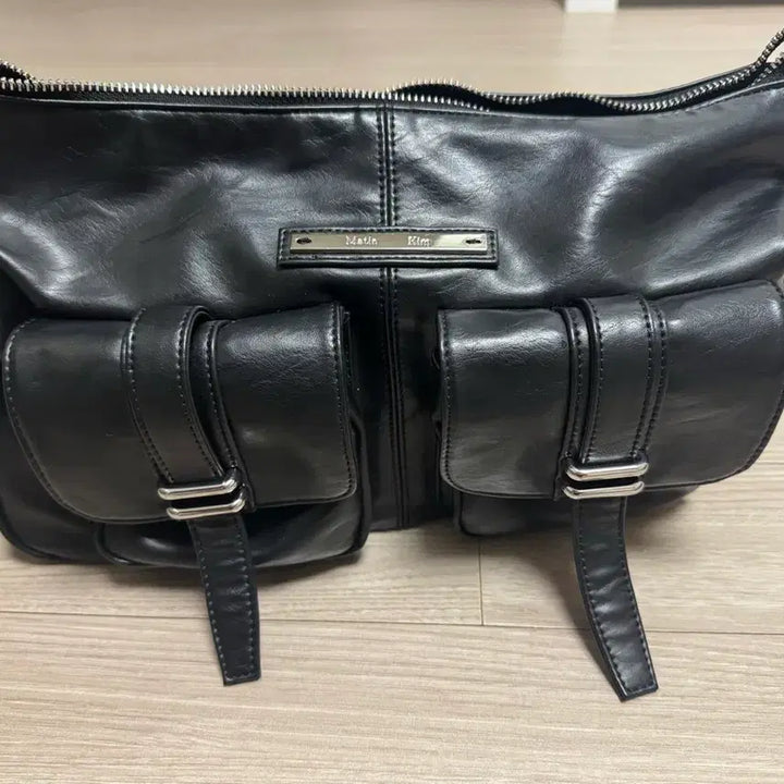 [SOLD OUT] 마뗑킴 더블 포켓 숄더백 블랙