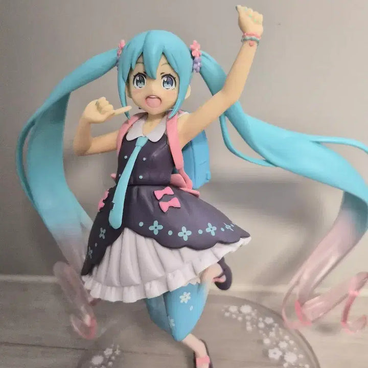 [BUNJANG] Hatsune Miku Spring Outfit Figure / 하츠네 미쿠 사계절 봄옷 피규어