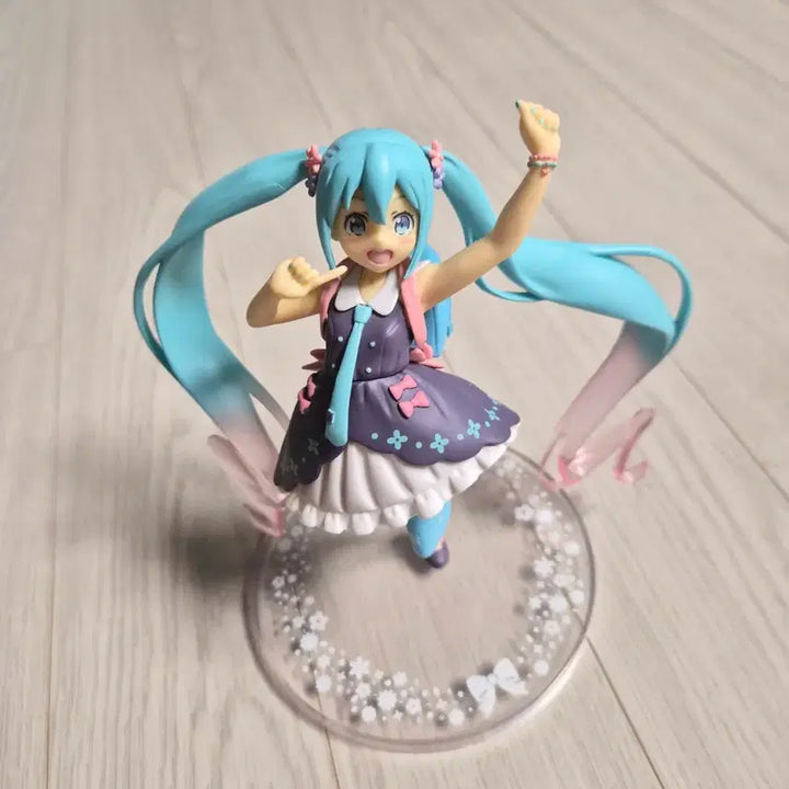 [BUNJANG] Hatsune Miku Spring Outfit Figure / 하츠네 미쿠 사계절 봄옷 피규어