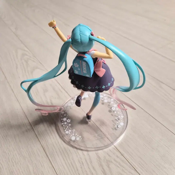 [BUNJANG] Hatsune Miku Spring Outfit Figure / 하츠네 미쿠 사계절 봄옷 피규어