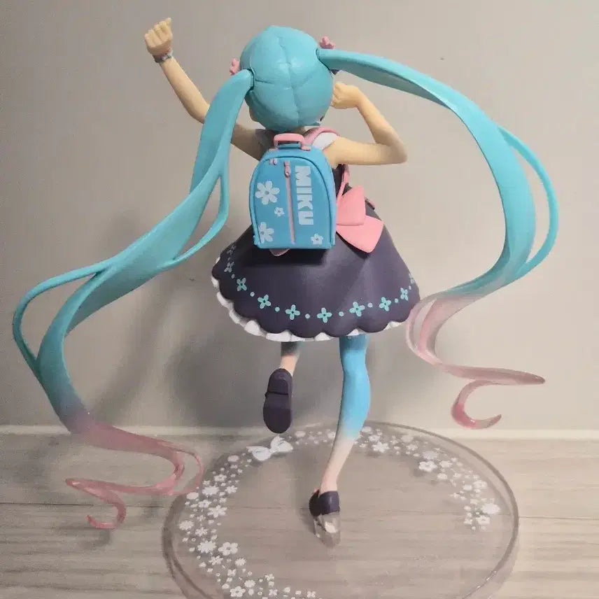 [BUNJANG] Hatsune Miku Spring Outfit Figure / 하츠네 미쿠 사계절 봄옷 피규어