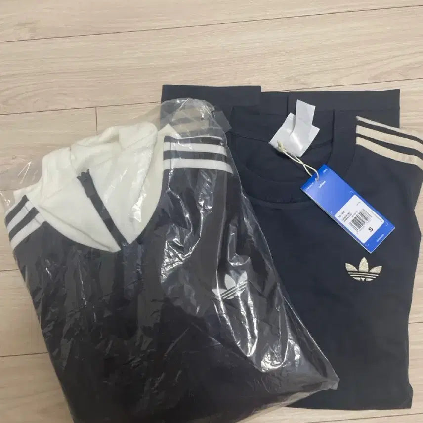 [SOLD OUT] 아디다스 클래식 트랙탑