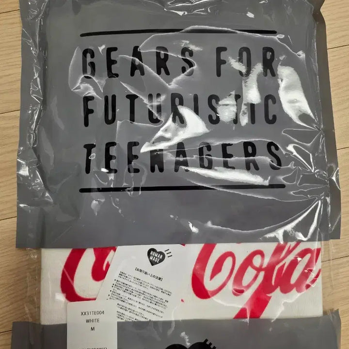 [BUNJANG] Human Made x Coca-Cola Graphic T-Shirt / 휴먼 메이드 x 코카콜라 그래픽 티셔츠 화이트