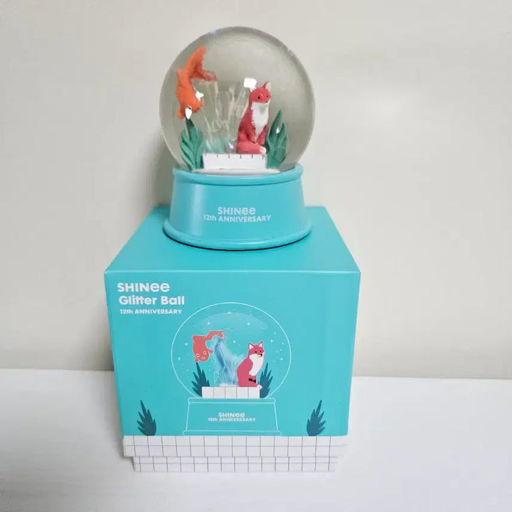 [SOLD OUT] 샤이니 12주년 스노우볼 진로이즈백 컵 여우 뱃지 일괄 양도