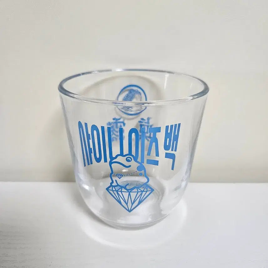 [SOLD OUT] 샤이니 12주년 스노우볼 진로이즈백 컵 여우 뱃지 일괄 양도