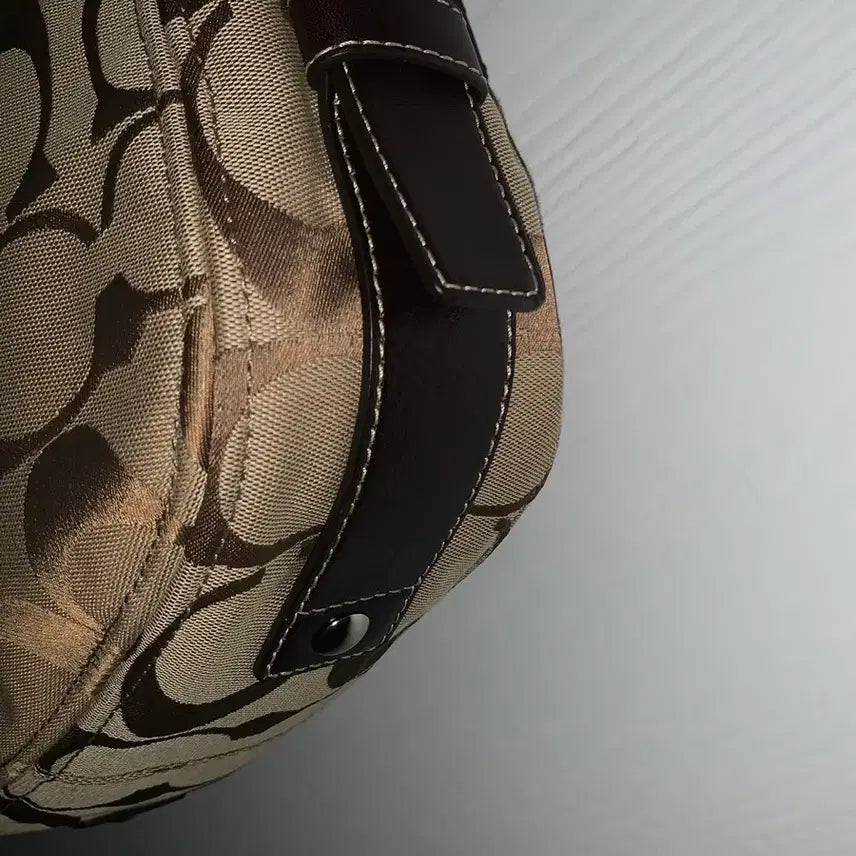 [BUNJANG] Coach Y2K Side Belt Shoulder Bag / [S급] Coach side belt y2k shoulder bag