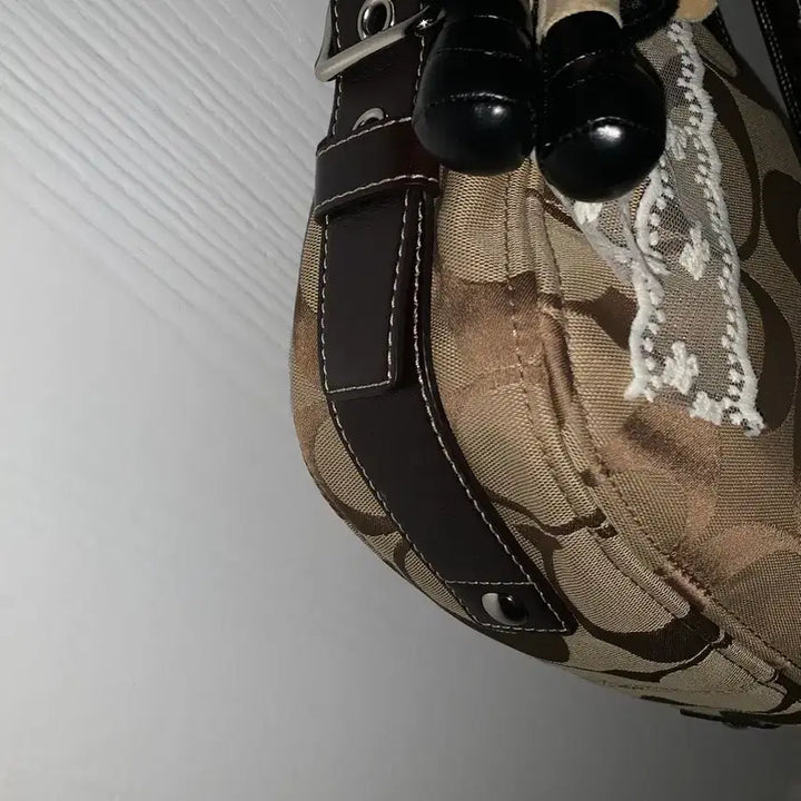 [BUNJANG] Coach Y2K Side Belt Shoulder Bag / [S급] Coach side belt y2k shoulder bag