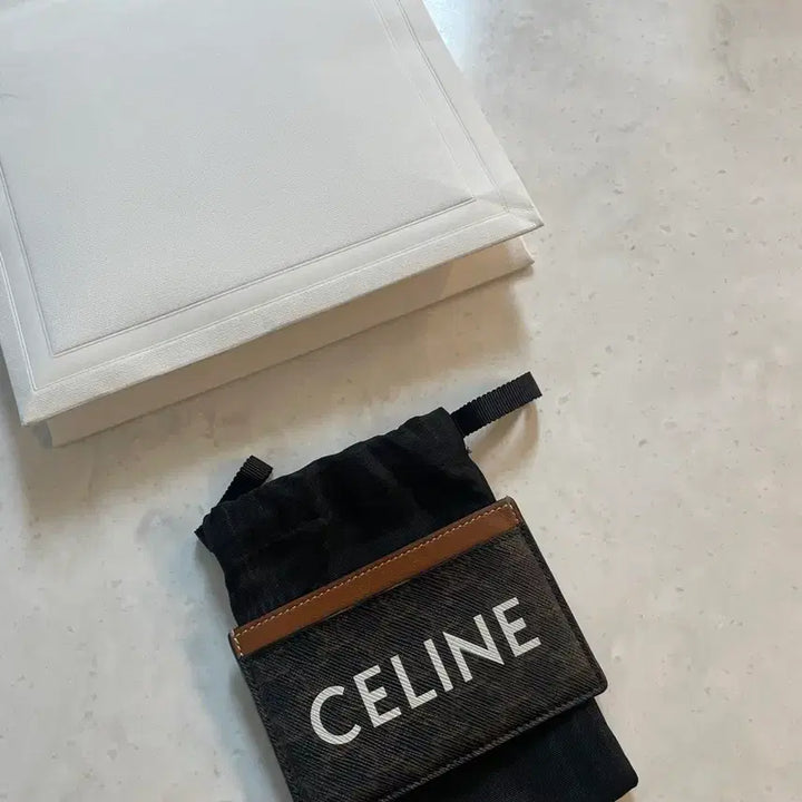 [SOLD OUT] 셀린느 카드지갑 정품