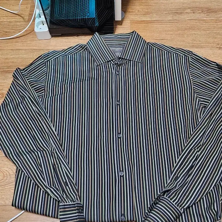 [BUNJANG] Banana Republic Striped Shirt / 바나나 리퍼블릭 스트라이프 셔츠. 급처분