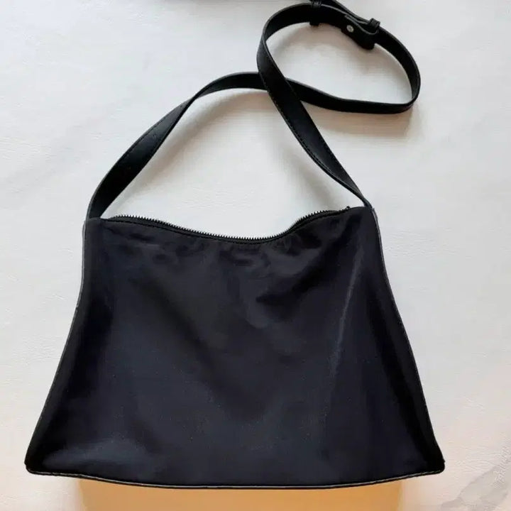 [SOLD OUT] 블랙 나일론 숄더백