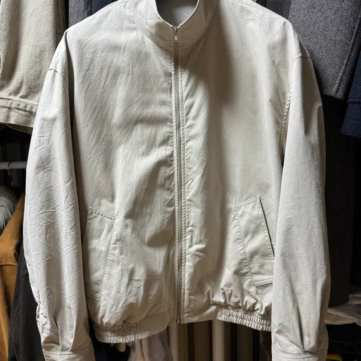 [SOLD OUT] 브라운야드 스탠드카라 블루종 스톤