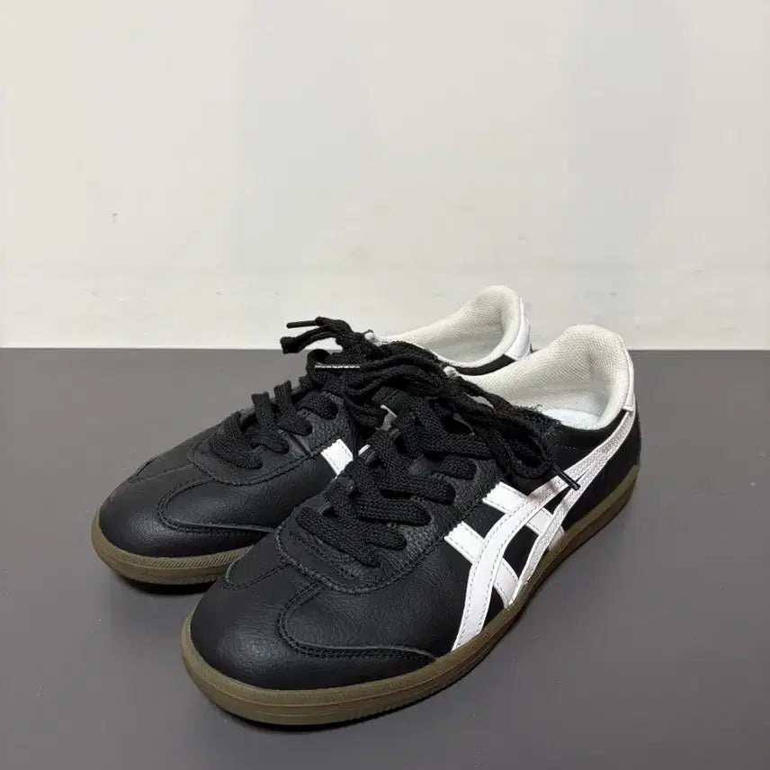 [BUNJANG] Onitsuka Tiger Tokuten Black White Gum Sole Sneakers / 오니츠카타이거 토쿠텐 블랙 화이트 검솔 250 / 여성용 / 새상품급