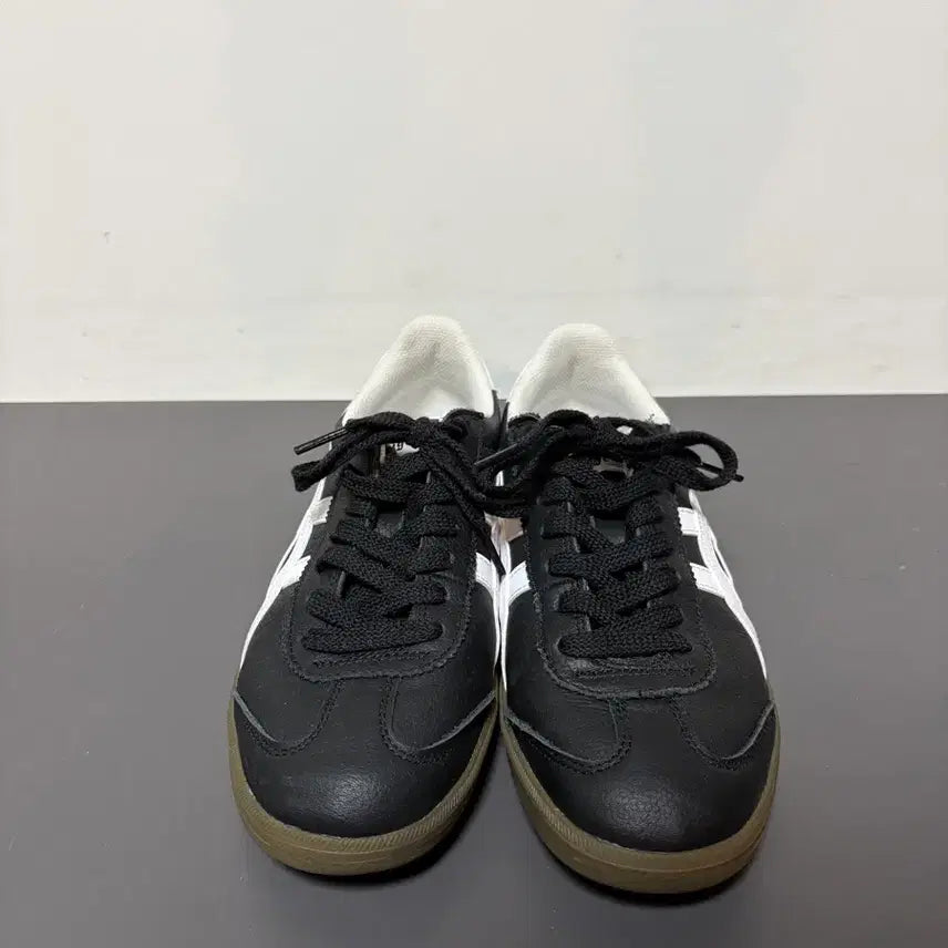 [BUNJANG] Onitsuka Tiger Tokuten Black White Gum Sole Sneakers / 오니츠카타이거 토쿠텐 블랙 화이트 검솔 250 / 여성용 / 새상품급