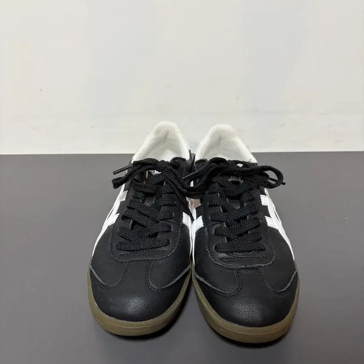 [BUNJANG] Onitsuka Tiger Tokuten Black White Gum Sole Sneakers / 오니츠카타이거 토쿠텐 블랙 화이트 검솔 250 / 여성용 / 새상품급