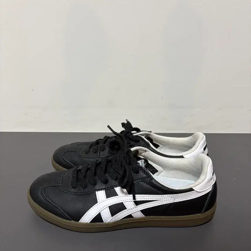 [BUNJANG] Onitsuka Tiger Tokuten Black White Gum Sole Sneakers / 오니츠카타이거 토쿠텐 블랙 화이트 검솔 250 / 여성용 / 새상품급