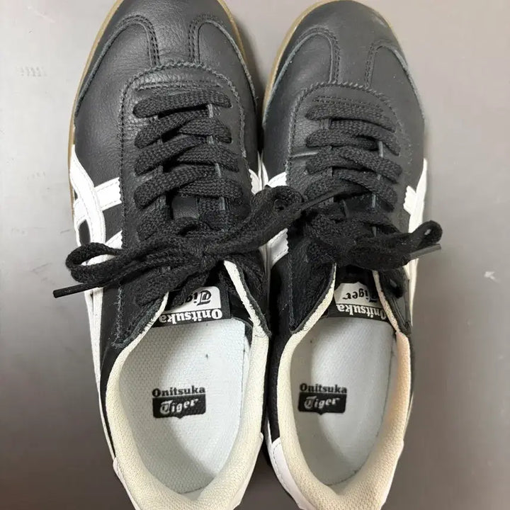 [BUNJANG] Onitsuka Tiger Tokuten Black White Gum Sole Sneakers / 오니츠카타이거 토쿠텐 블랙 화이트 검솔 250 / 여성용 / 새상품급