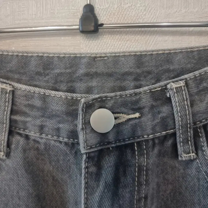 [BUNJANG] Gray Washed Denim Bermuda Shorts / 그레이 워싱 데님 반바지 컷팅진 5부/버뮤다 팬츠