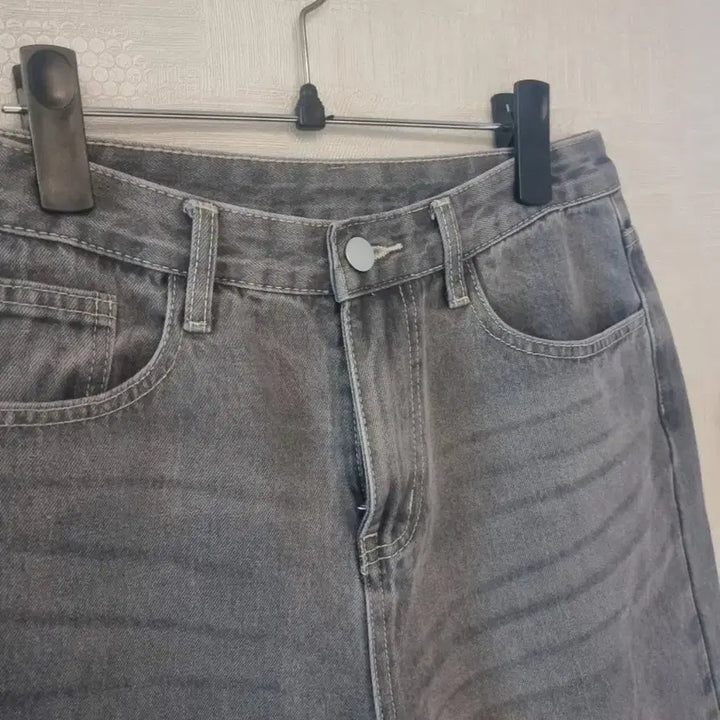 [BUNJANG] Gray Washed Denim Bermuda Shorts / 그레이 워싱 데님 반바지 컷팅진 5부/버뮤다 팬츠