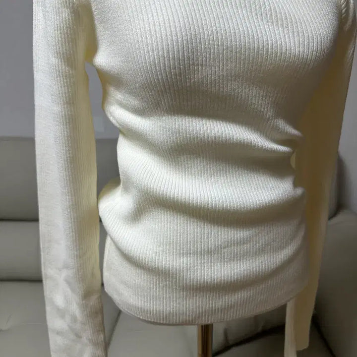 [BUNJANG] Off-Shoulder Knit Sweater - Ivory / [새상품]오프숄더 니트 아이보리(쇼핑몰 창고정리)