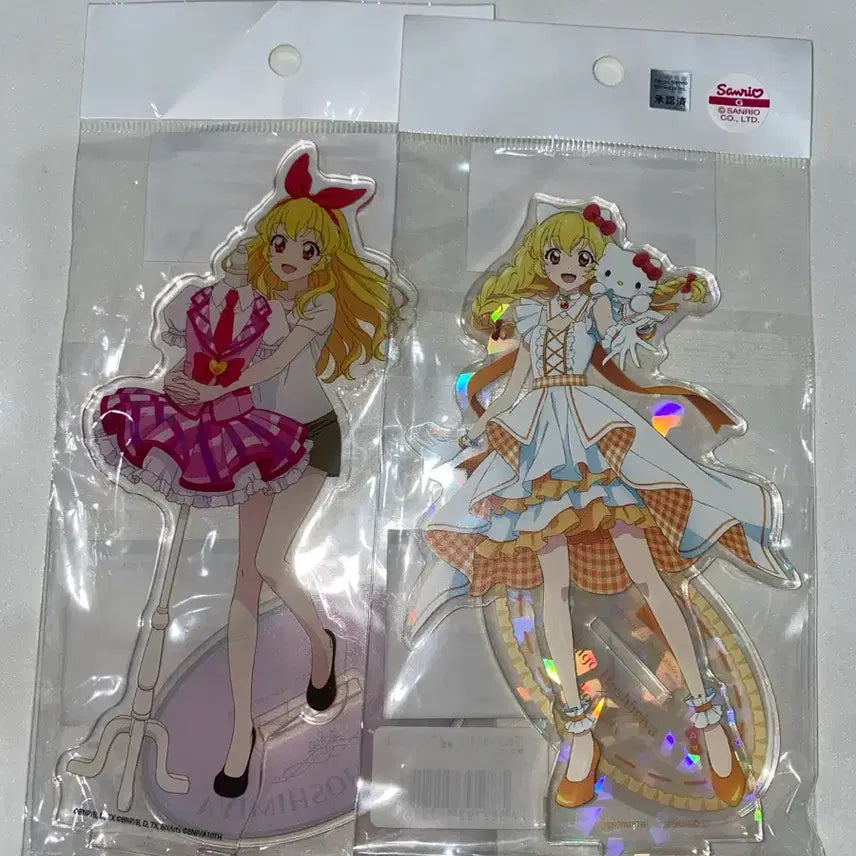 [BUNJANG] Aikatsu Ichigo Sanrio Collaboration Acrylic Stand Bundle / 일괄 아이엠스타 아이카츠 대의상전 산리오 콜라보 아크릴 스탠드 이치고